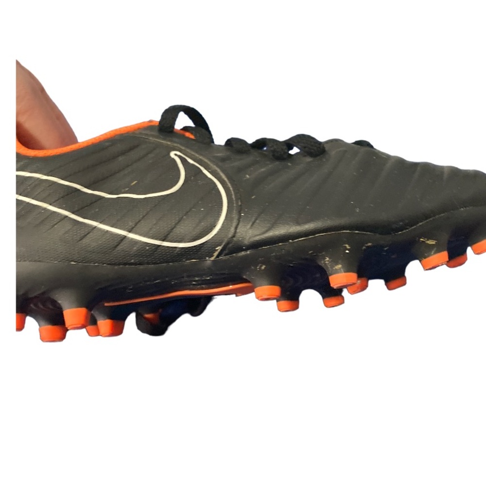 Nike Tiempo soccer cleats size 2Y - Picture 2 of 8